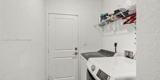 525 NE 6th Pl Gallery 25