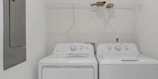 Modern Townhome in Rosewood – Walk to USC, Dining & More! Gallery 18