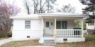 3 Bedroom, 1.5 Bath! New on the Market and Newly Renovated! Better Hurry!! Gallery 1