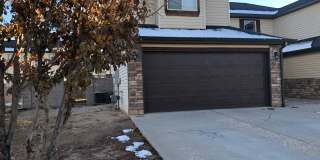 Quiet Neighborhood & Beautiful Home! Gallery 1