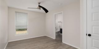 1626 W B Street Gallery 7