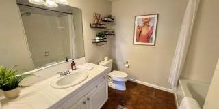 Gorgeous 3 Bed, 2 Bath Unit with Ocean Views Gallery 20