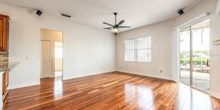 Captivating 4 Bedroom, 2 bath Pool/Lake home Gallery 15