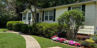 MIDTOWN LOCATION - 2bd/1ba with large yard and washer/dryer Gallery 18
