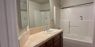 Well maintained home in desirable neighborhood! Gallery 24