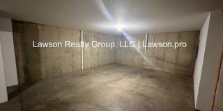 Luxurious Colonial Green Townhome with Garage Gallery 26