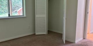 Beautifully Updated Fairwood Cul-de-Sac Home – Fresh Paint Throughout! Gallery 9