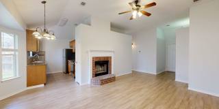 2 WEEKS FREE!!! NEW PAINT!!!!!! ONLY $1,395!! Gallery 7