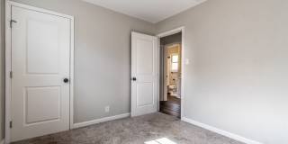 4021 Barnes Street Gallery 19
