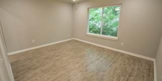 2 Bed 2 Bathroom Home!! Gallery 8