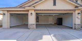 Beautiful 4 Bedroom Home Gallery 13