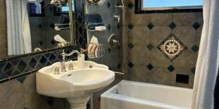 2 Bedroom + 1 Bathroom Bungalow | Sunsets and Sand | Hollywood Beach | FURNISHED 2 Bedroom + 1 Bathroom Bungalow | Sunsets and Sand | Hollywood Beach | FURNISHED Gallery 15