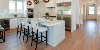 Newer Construction in Manhattan Beach Hill Section Gallery 14