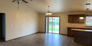 Radiant Lake Waterfront Home Gallery 5