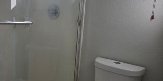 1 BR 1 BATH FULL REMODEL UPPER UNIT FREE RENT OAC Gallery 22