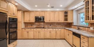 Updated 5-Bed Studio City Home on a Cul-de-Sac Gallery 5