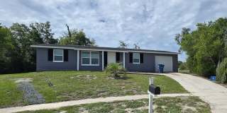 Beautifully updated 2-bedroom, 2-bath single-family home with a bonus room in Spring Hill! Gallery 1