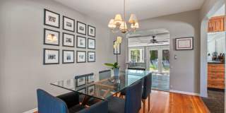 Old Southwest 2 bed / 1 bath / 1 car garage REMODELED & Move In Ready Gallery 5