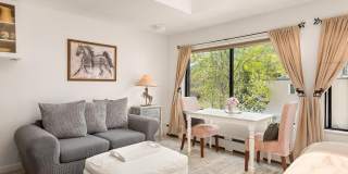 725 E Main Street unit: #305 Gallery 1