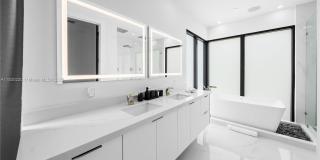 550 NW 42nd St Gallery 20