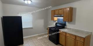 FOR RENT — SPACIOUS 3 BED / 1 BATH HOME Gallery 1