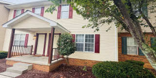 4 Bedroom 2.5 Bath Townhouse Gallery 1