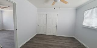 Ground floor One bedroom with Private Patio near Diamond District Gallery 10