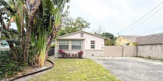 1062 NE 38th St Gallery 1