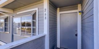 LOVELY 2 bedroom Condo Ready for Immediate Move in!! Gallery 8