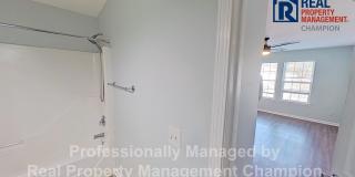 Cute 3 BD/2 BA Townhome Style Near UNCW Gallery 17