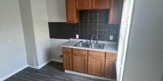 Cozy Two Bedroom! Available Now! Section 8 Welcomed Gallery 7