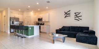 Charming 3BR House in Davenport Gallery 1