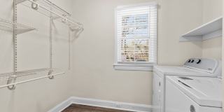 Spacious 1 Bedroom Duplex in Trinity Park, blocks from Duke! - Renovated & Pet Friendly Gallery 13