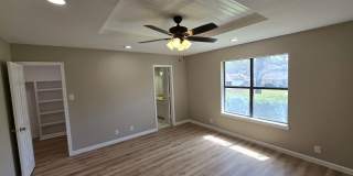 Charming Newly Remodeled Rental Home in a Quiet Neighborhood Gallery 20