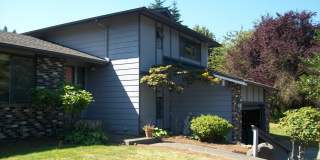 Large 3 BR 2.5 Bath Single Family Home in the Seattel Hills neighborhood, Everett $2995/mo Gallery 1