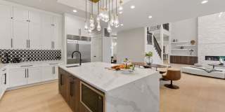 Luxury Bellevue Estate in Prestigious Bridle Trails For Rent Gallery 11