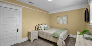 FULLY FURNISHED & BEAUTIFULLY REMODELED CLASSIC HOME NEAR UNR WITH UNBEATABLE I-80 ACCESS Gallery 43