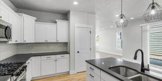 Perfectly designed 5-bedroom, 3-bath single family home Gallery 19