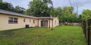 FOR RENT 5 bedroom, 3 bathrooms, 2 car garage home near UF. Gallery 32