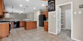 Stunning 5BR House in San Antonio Gallery 1