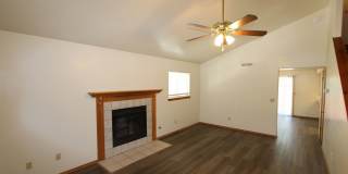 3-Bedroom Townhome in Desirable Lower Greenlaw Gallery 4
