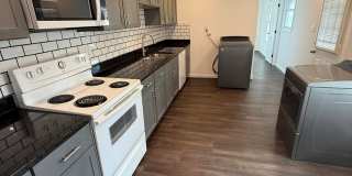 Newly Renovated 1 Bedroom Apartment! Gallery 10