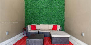 50 Biscayne Blvd Gallery 23