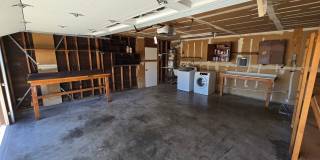 Gorgeous 3 Bedroom, 2 Bath home in great location Gallery 20