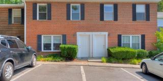 4 bedroom / 2 1/2 Bath. Undergrad Welcome. Off Street Parking, Bus Route Gallery 1