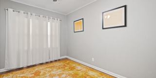 Charming Duplex with Fenced Yard Near Daffin Park – 1306 E 53rd St Gallery 3