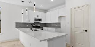 5105 Waterbury Court Gallery 8