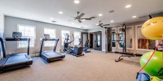 Governor Square Apartments Gallery 25