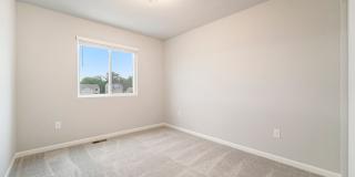 586 Orchard Avenue Gallery 22