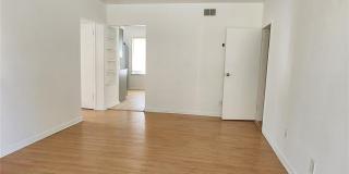 132 Deane Gallery 3